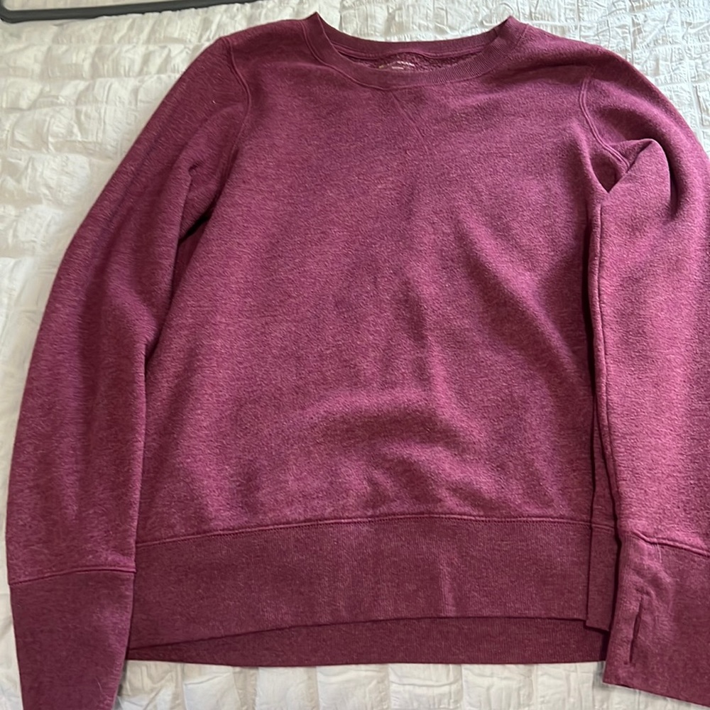 Maroon Tek Gear crewneck size medium
